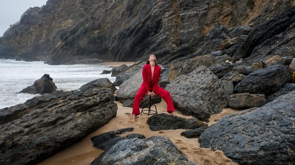 Transform Your Office Style: Pro Tips for Pairing Blazers with Casual Tees